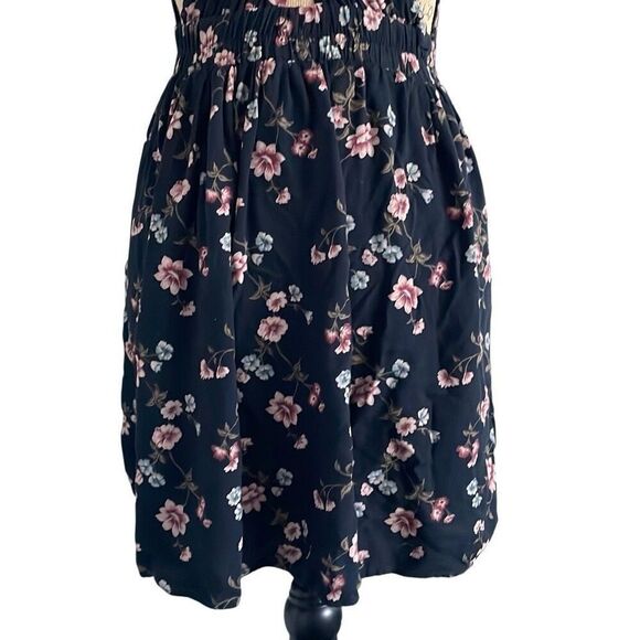 EUC American Eagle Outfitters Floral Cut Out Mini Dress - Size XS - Picture 6 of 12